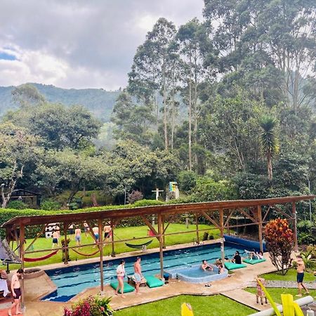 Mama Tungu Hostel Baños Extérieur photo