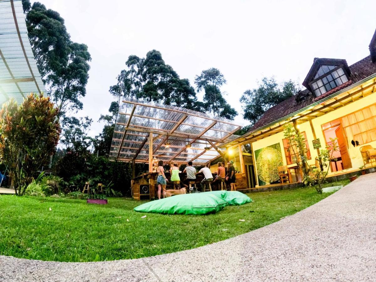 Mama Tungu Hostel Baños Extérieur photo