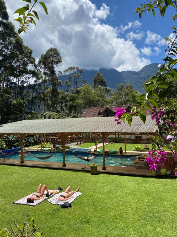 Mama Tungu Hostel Baños Extérieur photo